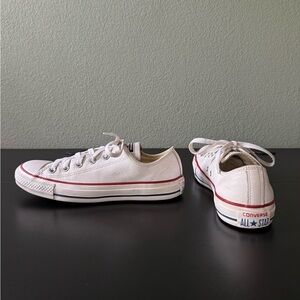 Converse Chuck Taylor Women’s All Leather White Sneakers 8